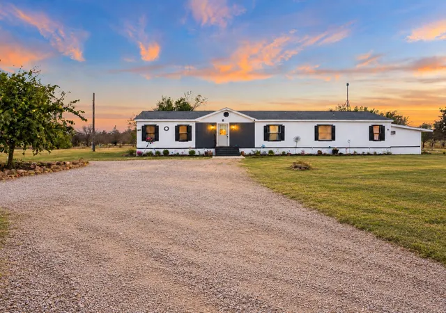 Photo 2 of Manufactured home for sale at 549 County Rd 4733, Rhome, TX 76078 | MLS# 21396394 | Listing updated on 2026-10-08