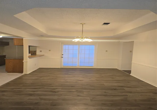 Photo 1 of Single family home for sale at 108 Tara Cir, Lancaster, TX 75146 | MLS# 21394652 | Listing updated on 2026-10-28