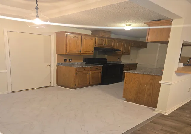 Photo 2 of Single family home for sale at 108 Tara Cir, Lancaster, TX 75146 | MLS# 21394652 | Listing updated on 2026-10-28