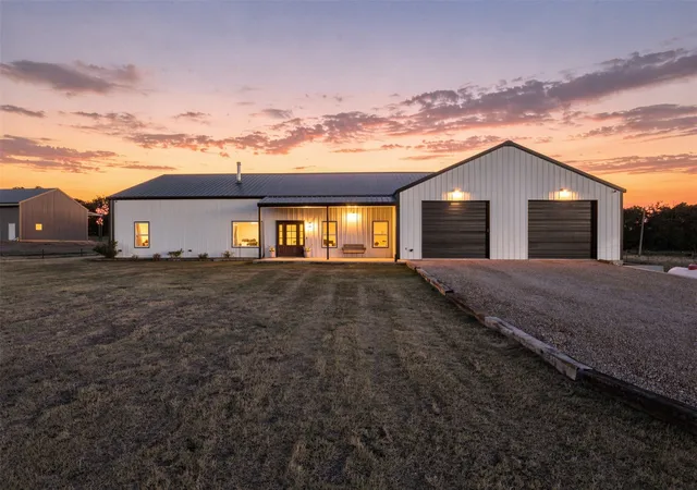 Photo 1 of Sale Pending at 208 Chicken Fld Rd, Whitewright, TX 75491 | MLS# 21391939 | Listing updated on 2026-09-30