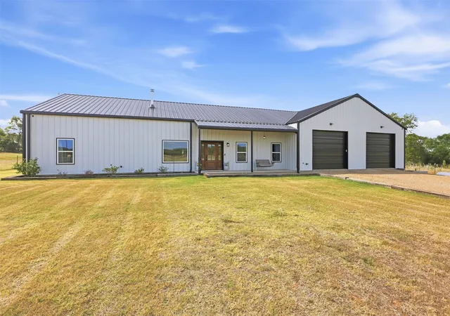 Photo 3 of Sale Pending at 208 Chicken Fld Rd, Whitewright, TX 75491 | MLS# 21391939 | Listing updated on 2026-09-30