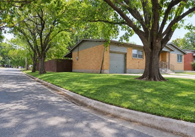Photo 1 of Single family home for sale at 6301 Greenlee St, Fort Worth, TX 76112 | MLS# 21396800 | Listing updated on 2026-09-26