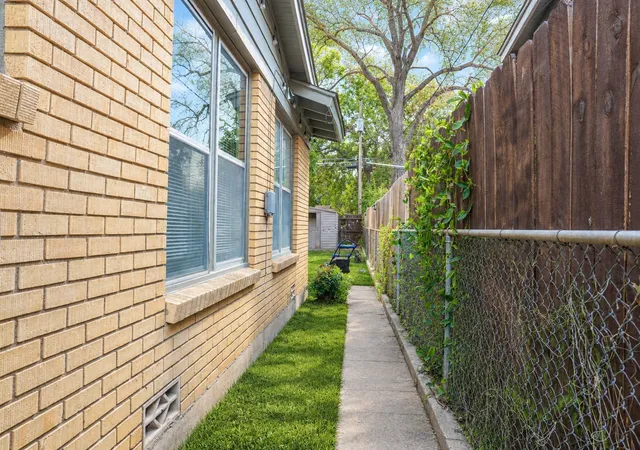Photo 3 of Single family home for sale at 6301 Greenlee St, Fort Worth, TX 76112 | MLS# 21396800 | Listing updated on 2026-09-26