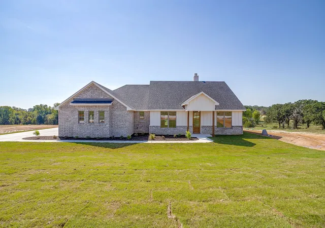 Photo 2 of Single family home for sale at 237 Kilkenny Rd, Poolville, TX 76487 | MLS# 21396802 | Listing updated on 2026-09-26