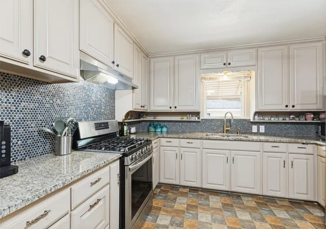 Photo 2 of Single family home for sale at 6051 Black Oak Ln, Fort Worth, TX 76114 | MLS# 21396822 | Listing updated on 2026-10-03