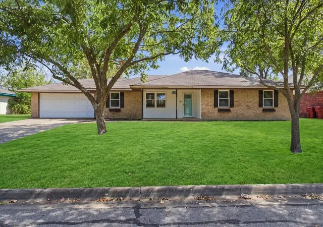 Photo 1 of Single family home for sale at 2108 N Village, Bonham, TX 75418 | MLS# 21396605 | Listing updated on 2026-09-29