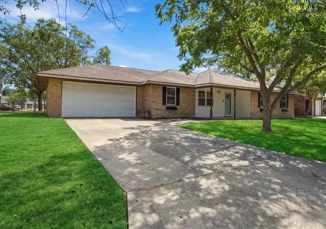 Photo 2 of Single family home for sale at 2108 N Village, Bonham, TX 75418 | MLS# 21396605 | Listing updated on 2026-09-29