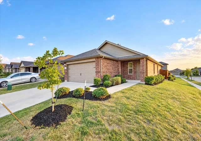Photo 3 of Single family home for sale at 3927 Kipling Dr, Crandall, TX 75114 | MLS# 21396835 | Listing updated on 2026-10-07