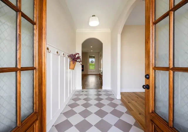 Photo 3 of Single family home for sale at 120 Quail Run Ct, Decatur, TX 76234 | MLS# 21396837 | Listing updated on 2026-10-10