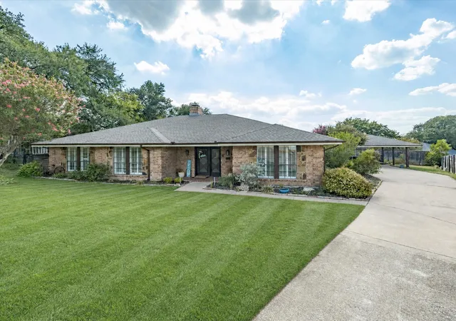 Photo 1 of Single family home for sale at 8505 Treetop Ct, Fort Worth, TX 76179 | MLS# 21391254 | Listing updated on 2026-10-02