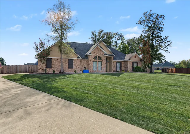 Photo 2 of Single family home for sale at 214 Cornerstone Blvd, Haughton, LA 71037 | MLS# 21396199 | Listing updated on 2026-09-26
