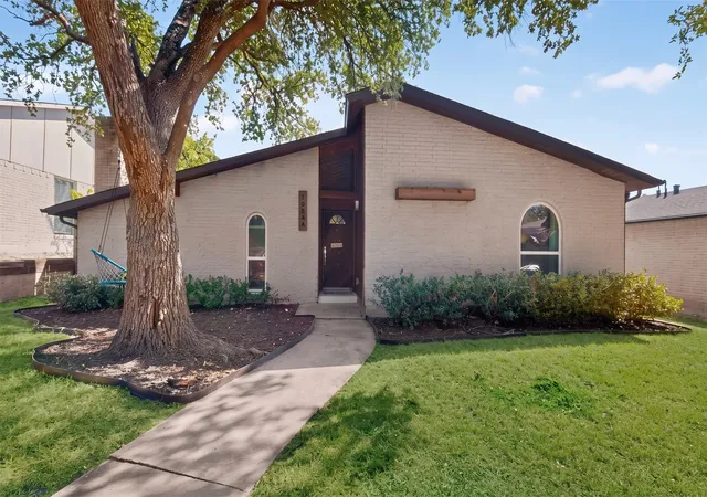 Photo 1 of Single family home for sale at 10854 Villa Hvn Dr, Dallas, TX 75238 | MLS# 21396852 | Listing updated on 2026-10-03