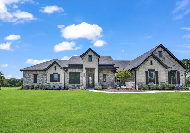 Photo 2 of Single family home for sale at 148 Daggett Dr, Decatur, TX 76234 | MLS# 21396869 | Listing updated on 2026-10-09
