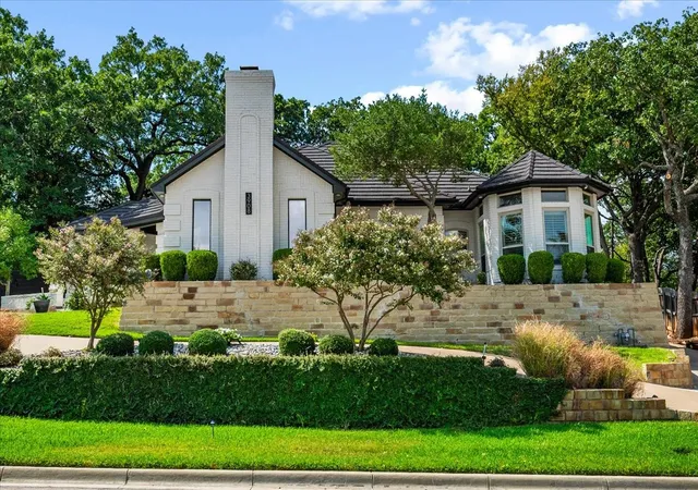 Photo 1 of Single family home for sale at 3908 Woodstock Dr, Colleyville, TX 76034 | MLS# 21395531 | Listing updated on 2026-10-09