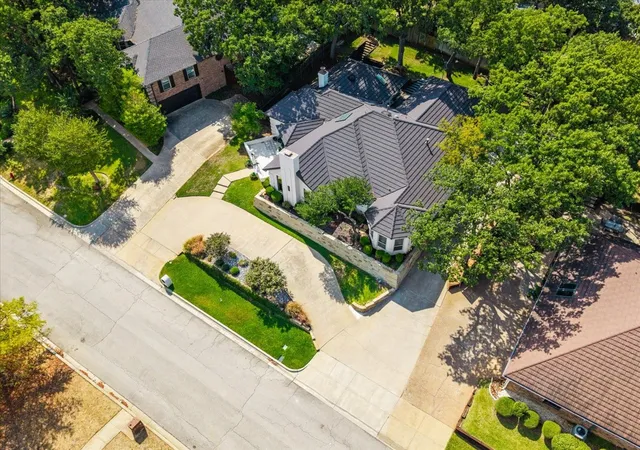 Photo 3 of Single family home for sale at 3908 Woodstock Dr, Colleyville, TX 76034 | MLS# 21395531 | Listing updated on 2026-10-09