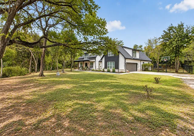 Photo 2 of Single family home for sale at 4072 County Rd 711d, Cleburne, TX 76031 | MLS# 21392059 | Listing updated on 2026-09-26