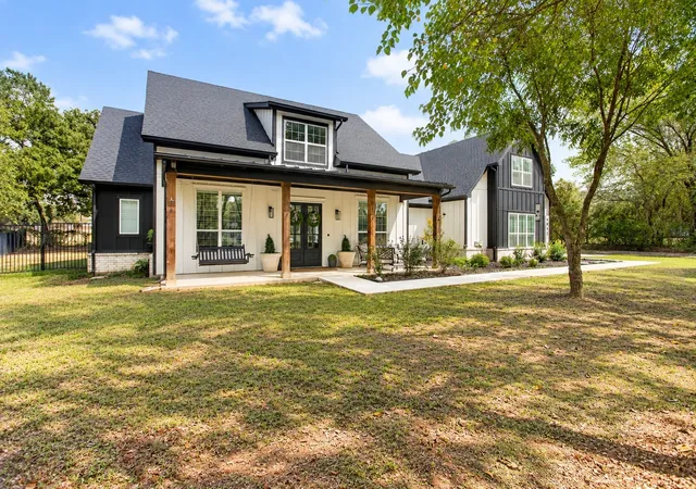 Photo 3 of Single family home for sale at 4072 County Rd 711d, Cleburne, TX 76031 | MLS# 21392059 | Listing updated on 2026-09-26