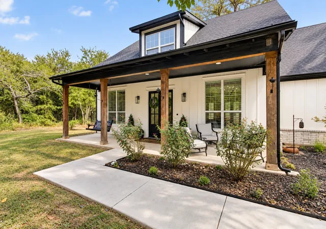 Photo 3 of Single family home for sale at 4072 County Rd 711d, Cleburne, TX 76031 | MLS# 21392059 | Listing updated on 2026-09-26
