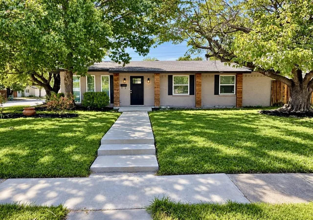 Photo 1 of Single family home for sale at 2976 Sundial Dr, Dallas, TX 75229 | MLS# 21395751 | Listing updated on 2026-09-27
