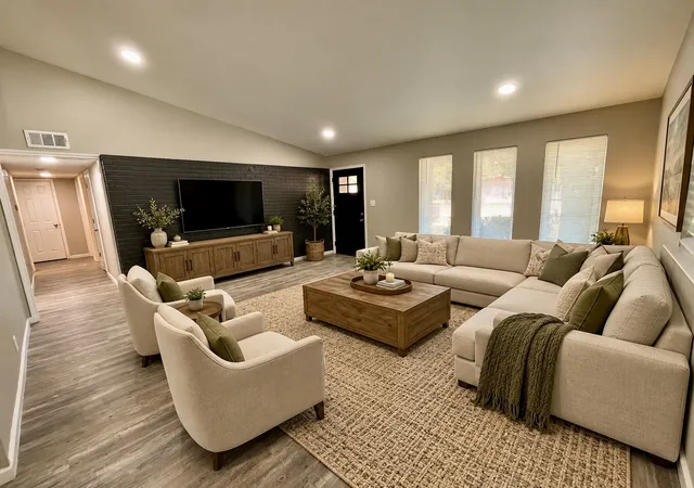 Photo 4 of Single family home for sale at 2976 Sundial Dr, Dallas, TX 75229 | MLS# 21395751 | Listing updated on 2026-09-27