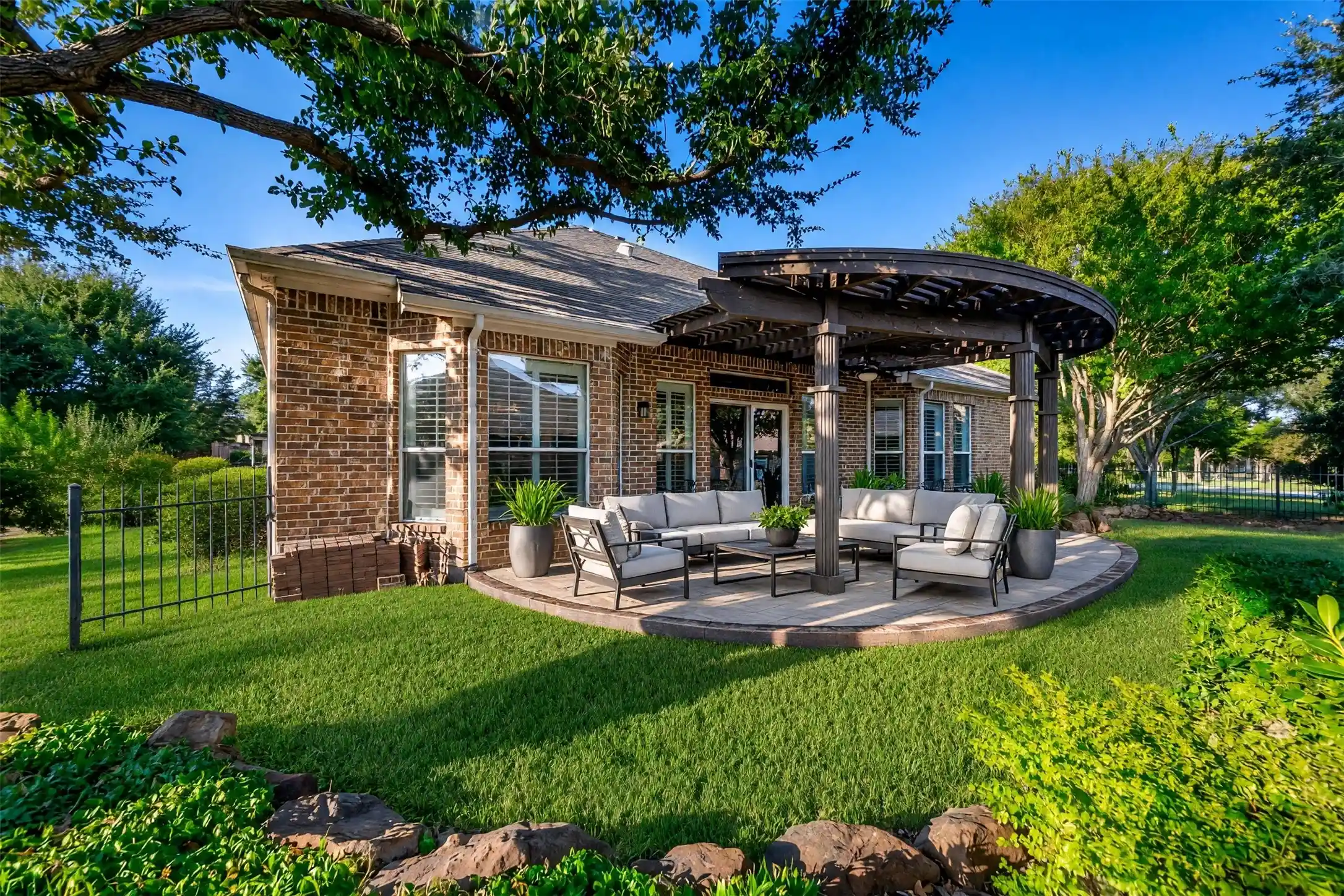 Photo 1 of Single family home for sale at 7122 Lake Mead Ct, Frisco, TX 75036 | MLS# 21393637 | Listing updated on 2026-10-16