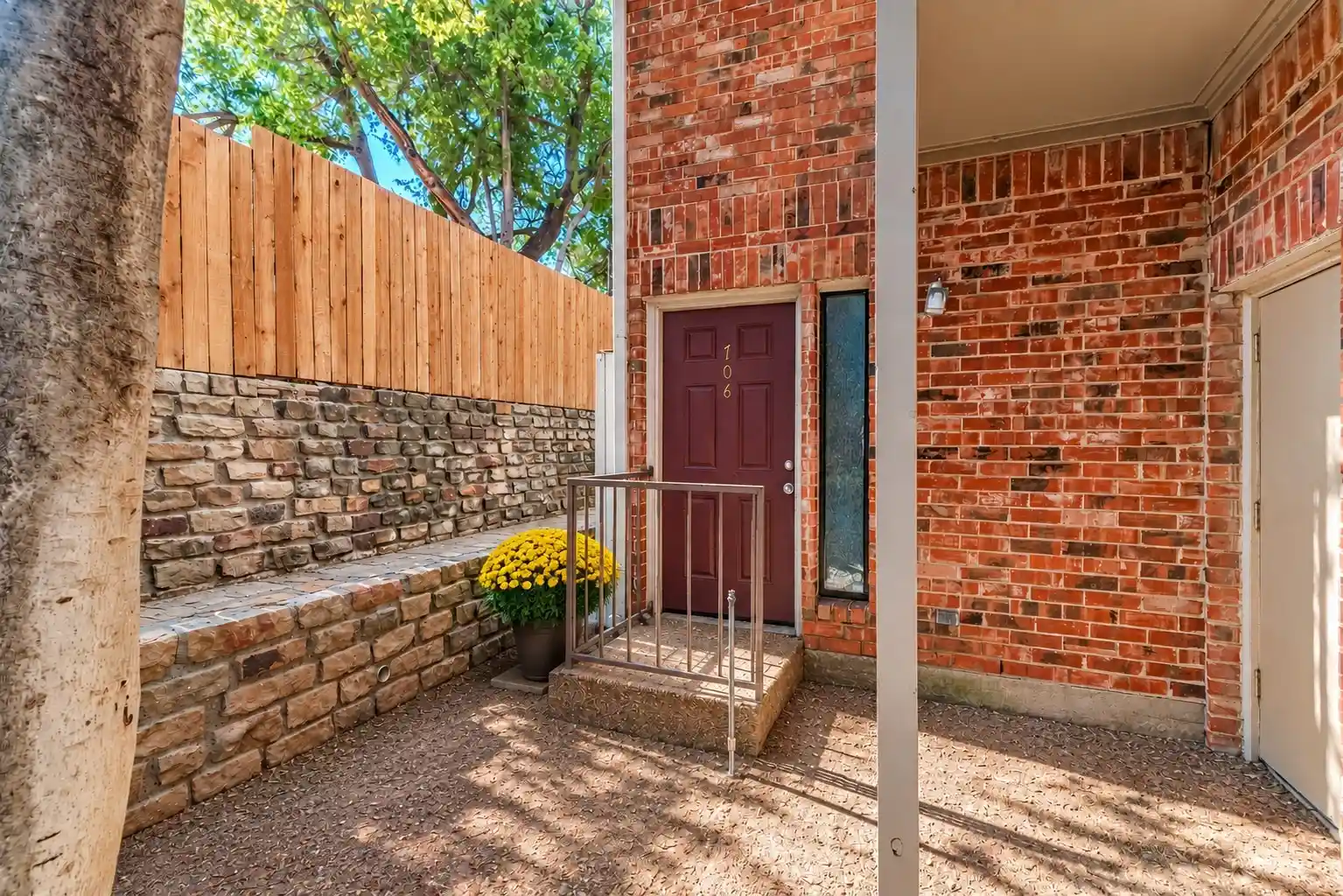 Listing Photo 1 - Condo for sale in 5619 Preston Oaks Rd located at 5619 Preston Oaks Rd, Dallas, TX 75254 - Unit #706