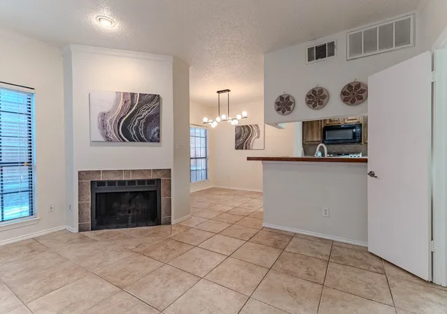 Listing Photo 4 - Condo for sale in building located at 5619 Preston Oaks Rd, Dallas, TX 75254 - Unit #706
