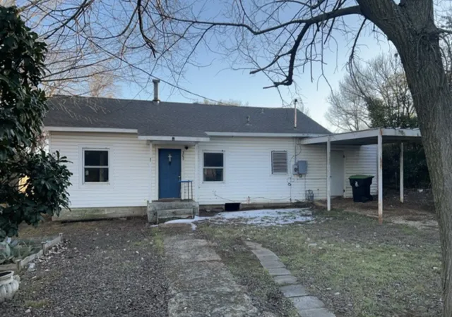 Photo 1 of Single family home for sale at 307 W Main St, Pilot Point, TX 76258 | MLS# 21396924 | Listing updated on 2026-09-27