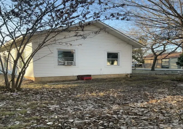 Photo 3 of Single family home for sale at 307 W Main St, Pilot Point, TX 76258 | MLS# 21396924 | Listing updated on 2026-09-27