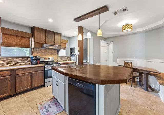 Photo 1 of Single family home for sale at 703 Spring Brk Dr, Allen, TX 75002 | MLS# 21395266 | Listing updated on 2026-09-27