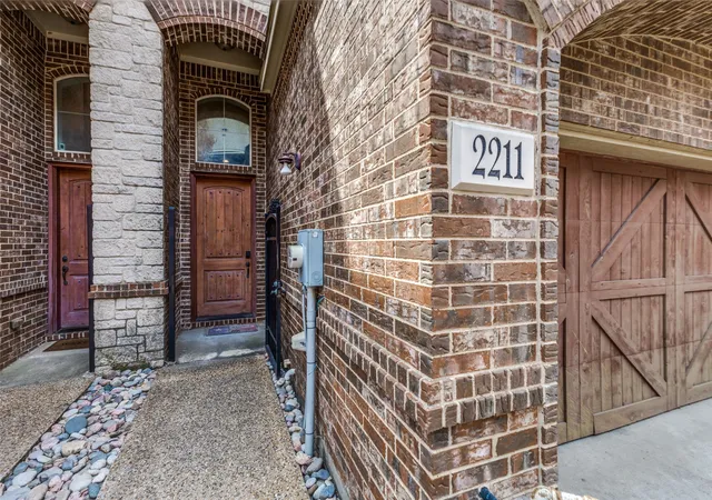 Photo 2 of Townhouse for sale at 2211 Eriksson Ln, Dallas, TX 75204 | MLS# 21396970 | Listing updated on 2026-09-27