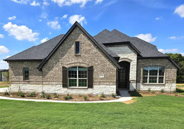 Photo 1 of Sale Pending at 3200 Windmill Rd, Van Alstyne, TX 75495 | MLS# 21396984 | Listing updated on 2026-10-01