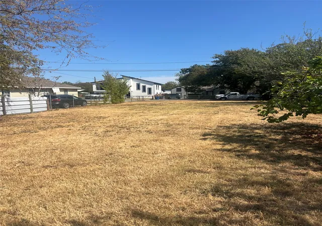 Photo 3 of Land for sale at 715 N Tillery Ave, Dallas, TX 75211 | MLS# 21396949 | Listing updated on 2026-09-27