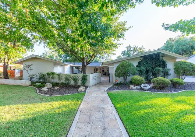 Photo 2 of Single family home for sale at 4034 Fairmount St, Abilene, TX 79605 | MLS# 21372211 | Listing updated on 2026-10-04