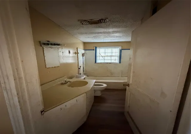 Photo 3 of Single family home for sale at 1915 Doris St, Shreveport, LA 71108 | MLS# 21396987 | Listing updated on 2026-10-02