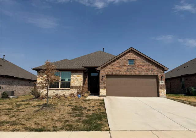 Single family home for sale at 5213 Meadow Ln, Krum, TX 76249 | MLS# 21397001