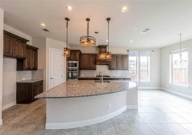 Photo 4 of Single family home for sale at 2320 Lewis Cyn Dr, Prosper, TX 75078 | MLS# 21396996 | Listing updated on 2026-09-27