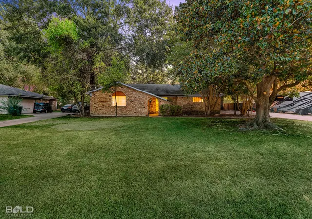 Photo 2 of Single family home for sale at 2136 Crabapple Dr, Shreveport, LA 71118 | MLS# 21367692 | Listing updated on 2026-10-05