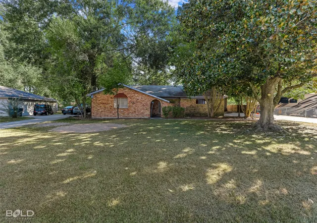Photo 3 of Single family home for sale at 2136 Crabapple Dr, Shreveport, LA 71118 | MLS# 21367692 | Listing updated on 2026-10-05