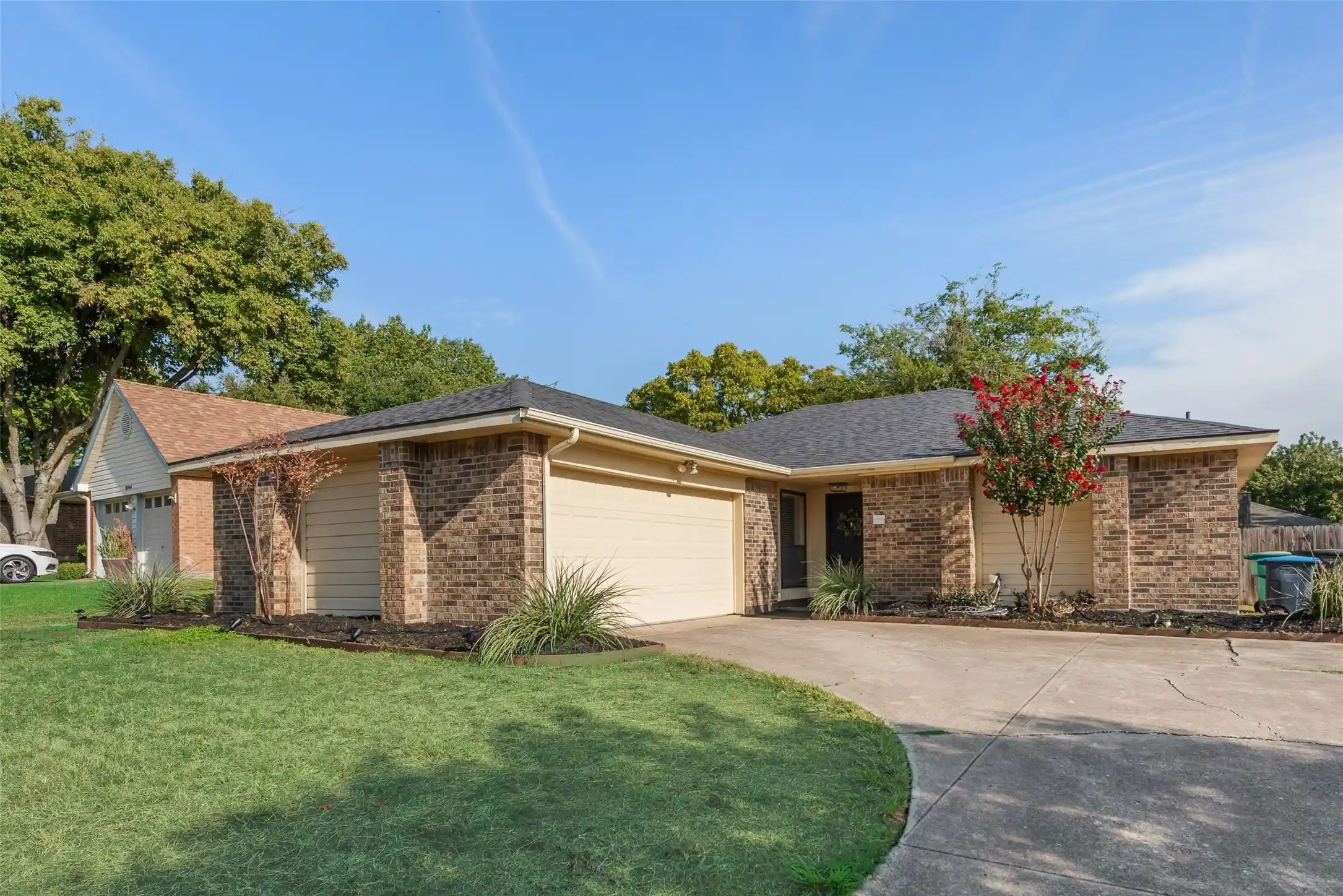Photo 1 of Single family home for sale at 10140 Indian Mound Rd, Fort Worth, TX 76108 | MLS# 21395676 | Listing updated on 2026-10-17