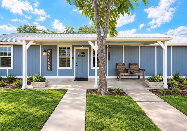 Single family home for sale at 728 Water Oak St, Dublin, TX 76446 | MLS# 21396818