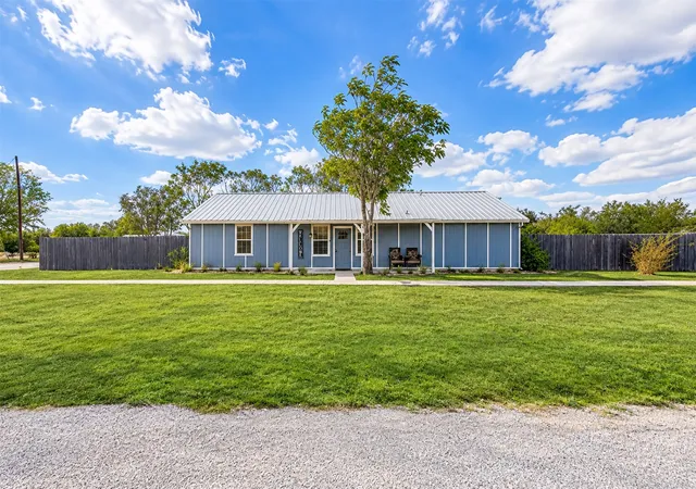 Photo 2 of Single family home for sale at 728 Water Oak St, Dublin, TX 76446 | MLS# 21396818 | Listing updated on 2026-09-27