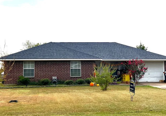 Photo 1 of Single family home for sale at 528 N 5th Street, Quinlan, TX 75474 | MLS# 21397050 | Listing updated on 2026-10-10