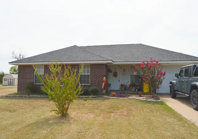 Photo 3 of Single family home for sale at 528 N 5th Street, Quinlan, TX 75474 | MLS# 21397050 | Listing updated on 2026-10-10