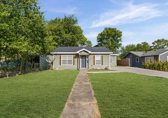 Single family home for sale at 3605 Rolando Ave, Waco, TX 76711 | MLS# 21388771