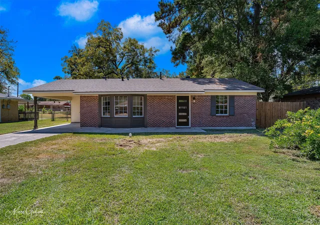 Single family home for sale at 5625 Cross Timbers Dr, Shreveport, LA 71129 | MLS# 21397083