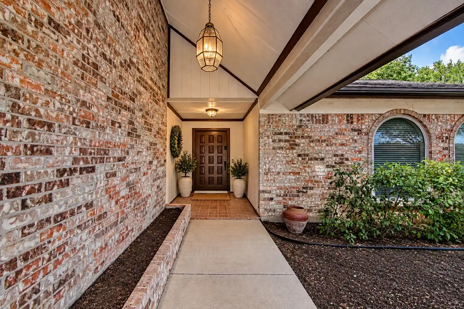 Photo 1 of Single family home for sale at 3824 Sugar Ridge Rd, Fort Worth, TX 76133 | MLS# 21394504 | Listing updated on 2026-10-15