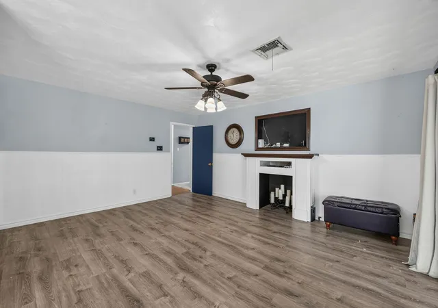 Photo 4 of Single family home for sale at 2113 David Dr, Fort Worth, TX 76111 | MLS# 21397140 | Listing updated on 2026-09-28