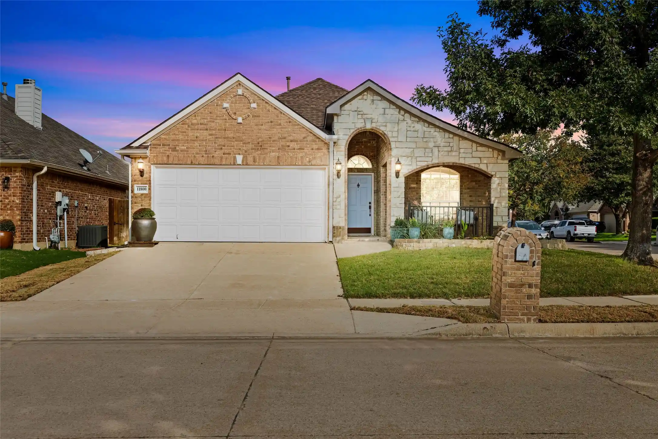 Photo 1 of Single family home for sale at 11800 Basilwood Dr, Fort Worth, TX 76244 | MLS# 21397011 | Listing updated on 2026-10-29
