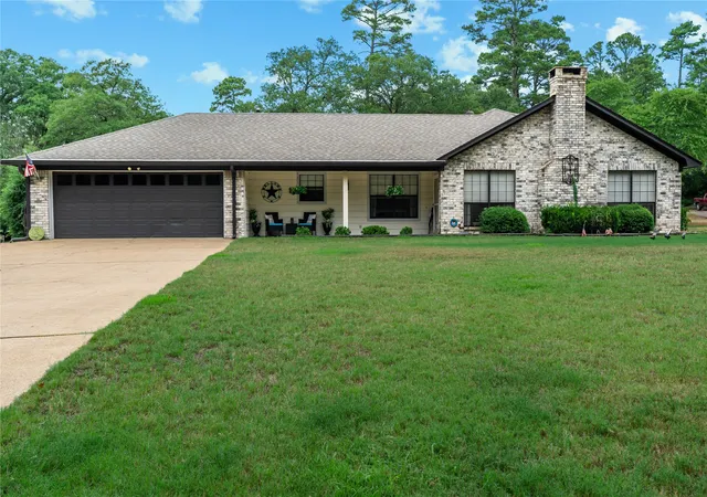 Photo 1 of Single family home for sale at 176 Woodside Ln, Holly Lake Ranch, TX 75765 | MLS# 21397146 | Listing updated on 2026-09-28